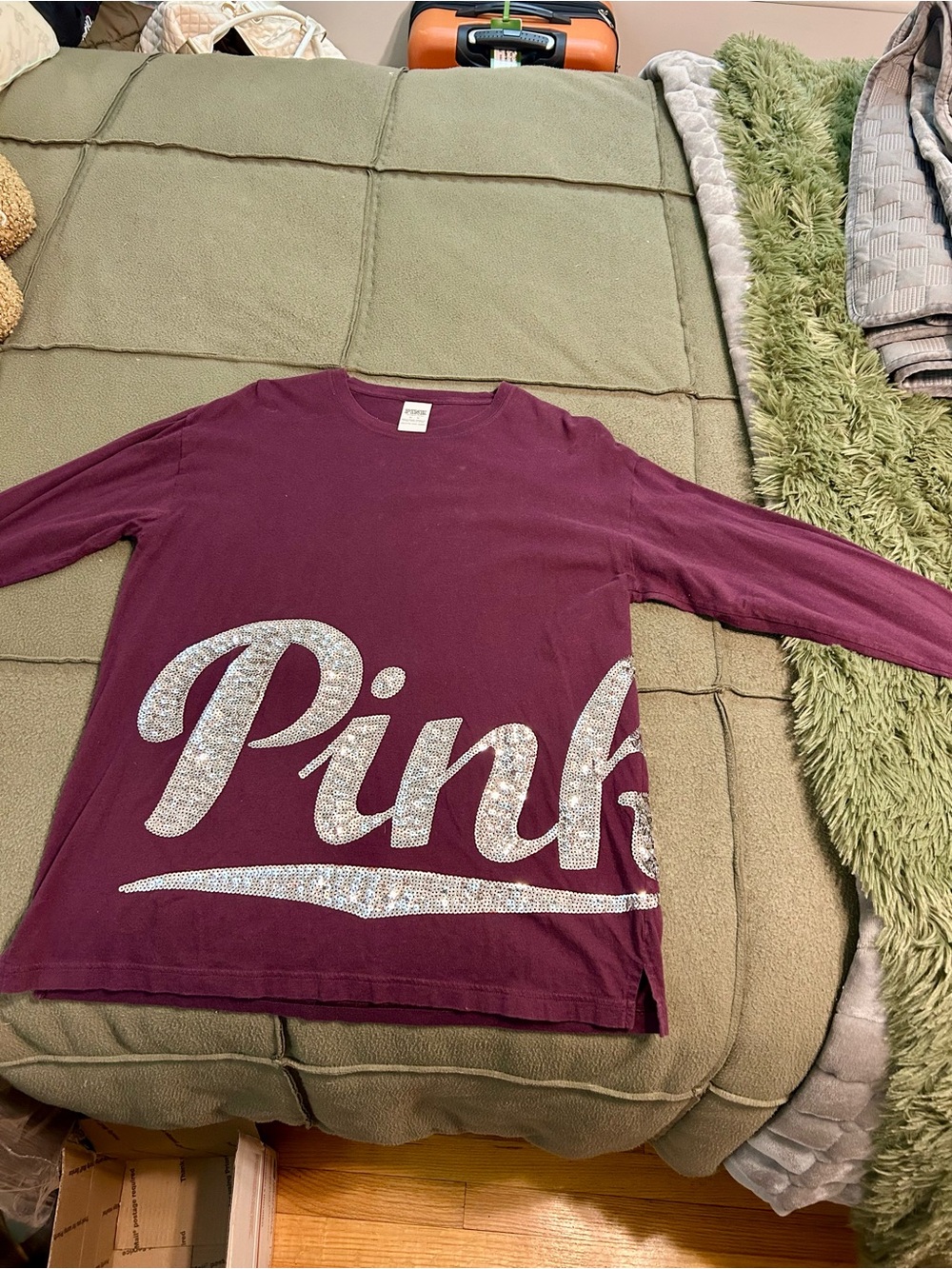 PINK Victoria's Secret Long Sleeve Sequin Logo Tee - Burgundy